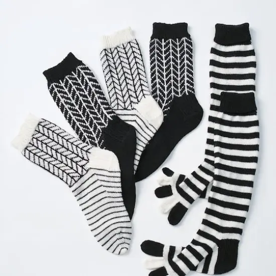 Patons&reg; Kroy Socks Yarn Gentry Grey {6}