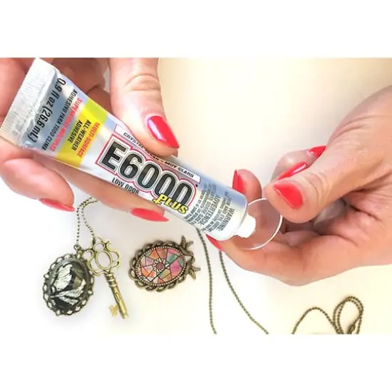 E6000&reg; Plus Crystal Clear All-Weather Adhesive {4}
