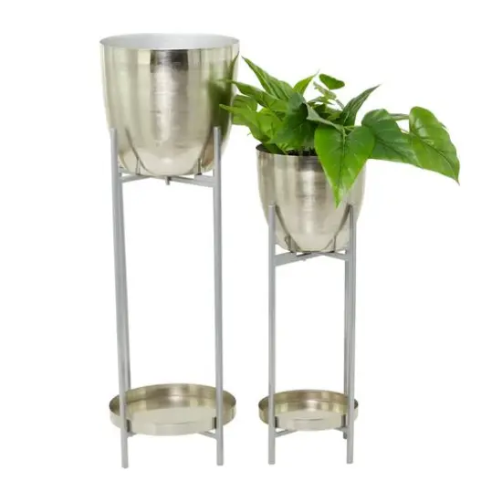 CosmoLiving by Cosmopolitan Silver Metal Planter with Removable Stand Set {1}