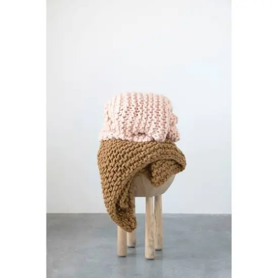 Hello Honey&reg; Pink Crocheted Fabric Throw {4}