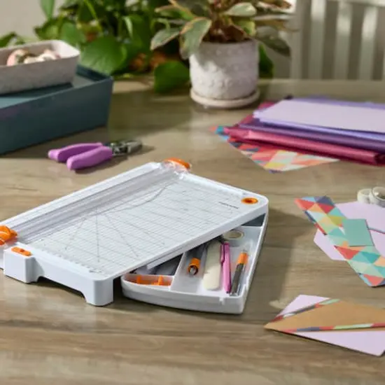 Fiskars&reg; SureCut&trade; Deluxe Trimmer with Built-In Storage {7}