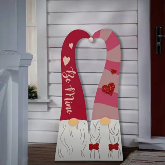 36" Valentine&rsquo;s Gnome Couple Porch D&eacute;cor {3}