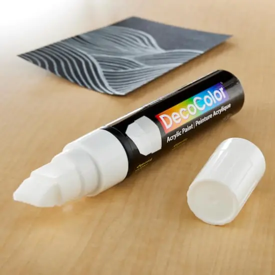 Marvy&reg; Uchida DecoColor&reg; Jumbo Acrylic Paint Marker White {3}