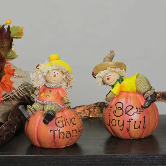 Scarecrow on a Pumpkin Tabletop D&eacute;cor Set {4}