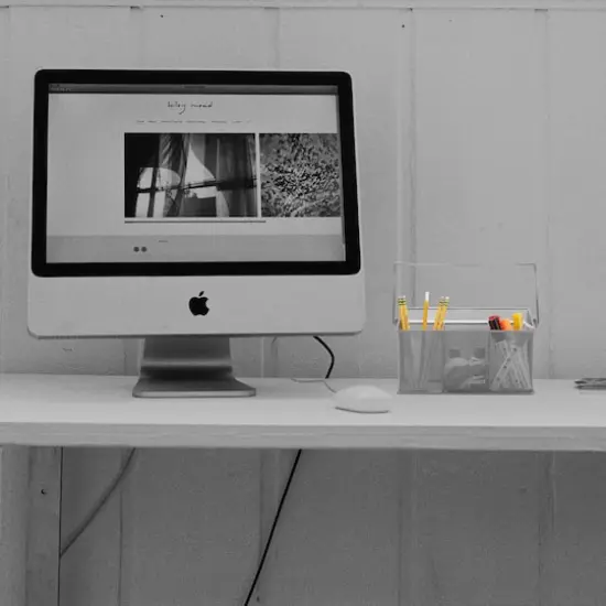 Mind Reader Metal Mesh Storage Basket with Handle Gray {3}