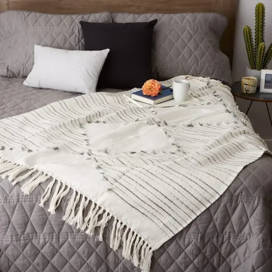 DII&reg; Black & Gray Diamond Cut Throw {6}