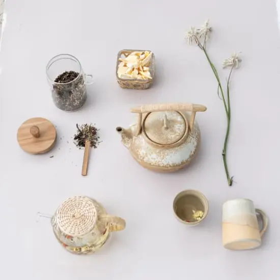 Hello Honey 1.5-Quart Stoneware Teapot with Jute Wrapped Handle with Reactive Glaze, Green {4}