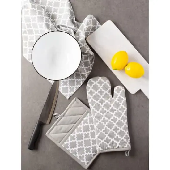 DII&reg; Gray Lattice Oven Mitt & Potholder Set {3}
