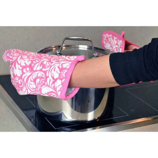 DII&reg; Damask Oven Mitt & Potholder Set Pink {5}
