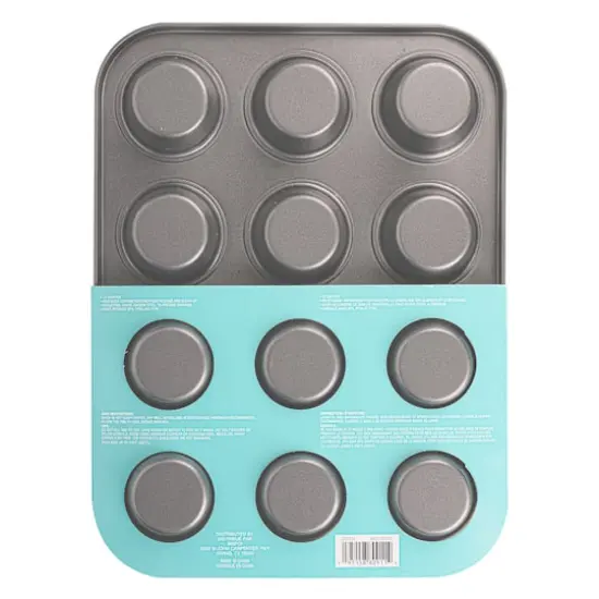 12-Cup Muffin Pan by Celebrate It&reg; {5}