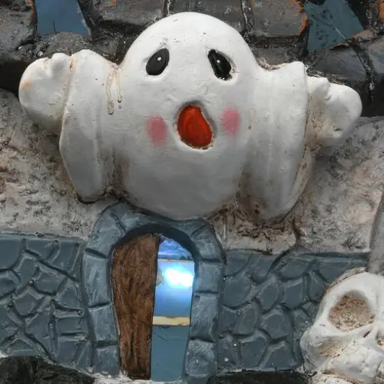 18" LED Multilevel Haunted House {6}