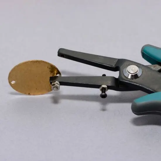 The Beadsmith&reg; 1.8mm Punch Plier with Gauge Guard {8}