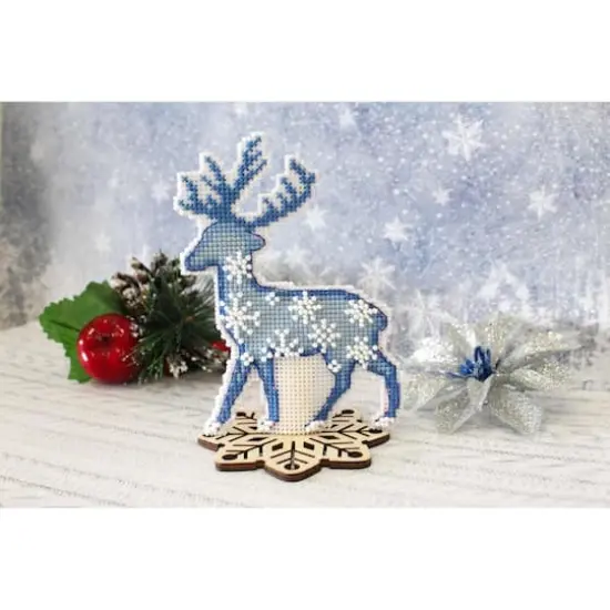 MP Studia Northern Deer Plastic Canvas Counted Cross Stitch Kit {4}