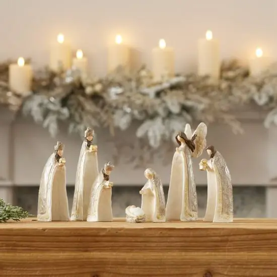 Nesting Mini Nativity Figures Set {4}