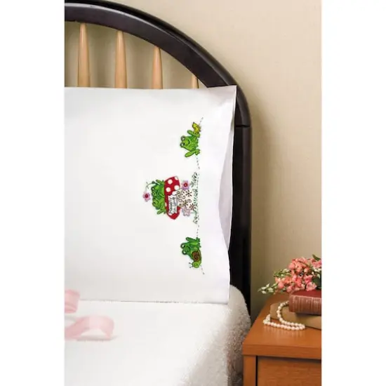 Tobin Frogs Stamped For Embroidery Pillowcase Set {4}