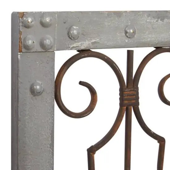 20" Gray Traditional Ornamental Wood Wall Decor {5}