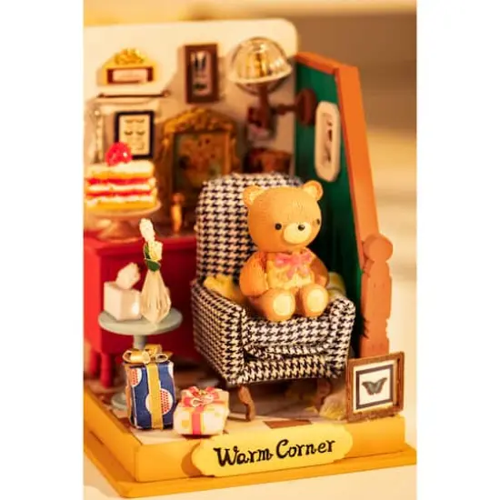 Rolife&reg; Holiday Living Room DIY Miniature Kit {4}