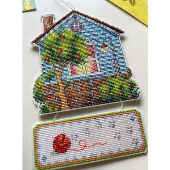 MP Studia Home Plastic Canvas Counted Cross Stitch Kit {4}