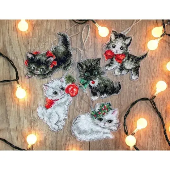 Letistitch Christmas Kittens Toys Counted Cross Stitch Kit {1}