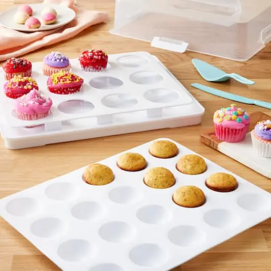 3-in-1 Treat Carrier by Celebrate It&trade; {4}