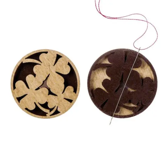 Wonderland Crafts Four-Leaf Clover Double-Sided Magnetic Needle Holder {1}
