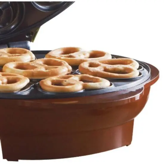 Brentwood Nonstick Mini Pretzel Maker {6}