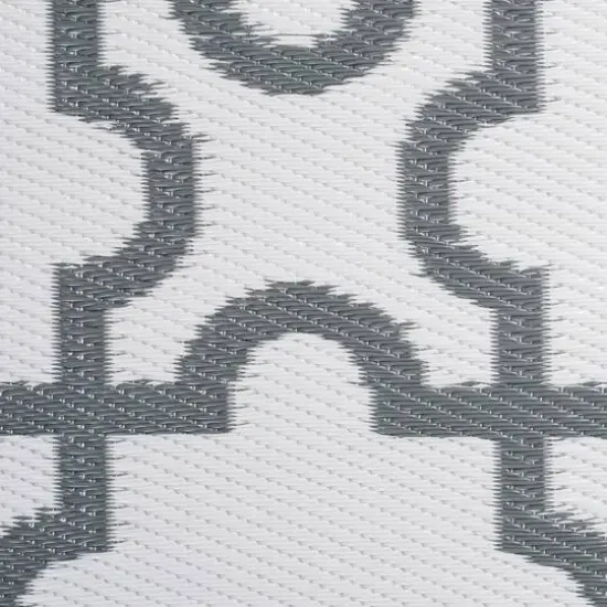 DII&reg; Gray Lattice Outdoor Rug, 4ft. x 6ft. {3}