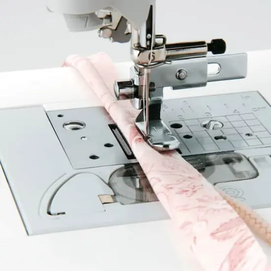 Brother SE700 Computerized Sewing & Embroidery Machine {6}