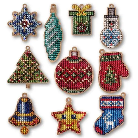 Wonderland Crafts 20 Piece Holiday Wooden Embroidery Blanks {1}