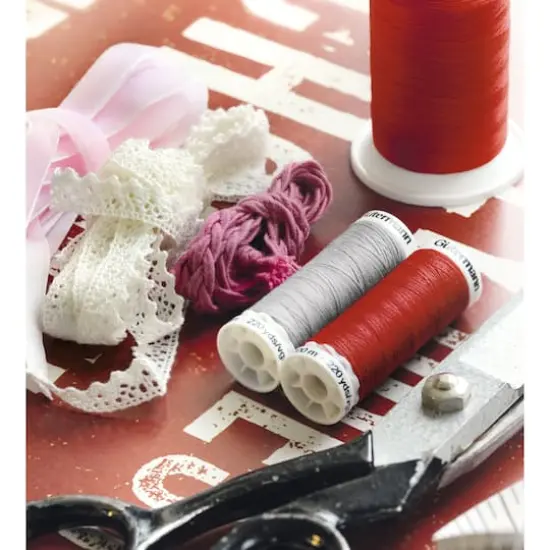 G&uuml;termann Sew-All Basic 7 Spool Polyester Thread Set {4}