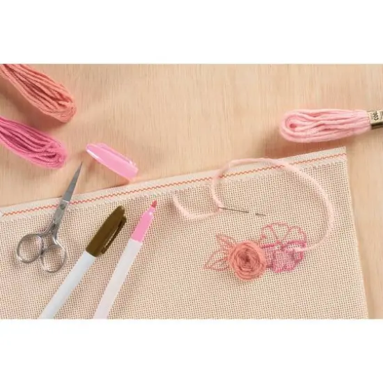 Leisure Arts&reg; 8 Color Stitchery Fabric Marker Set {7}