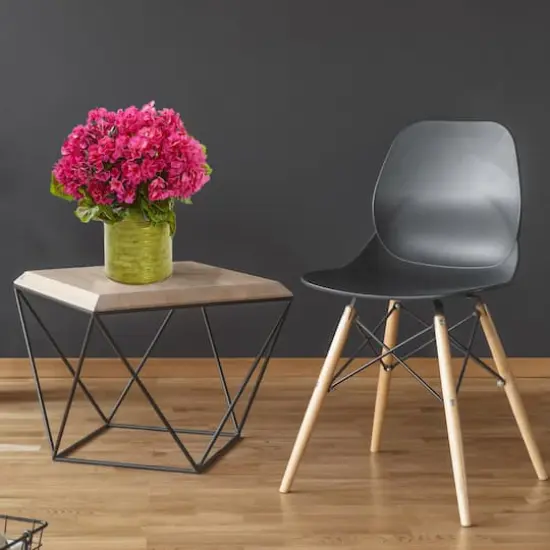 20" Geranium in Metal Planter {3}