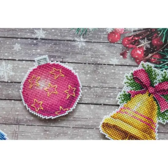 MP Studia Christmas Magnets Plastic Canvas Counted Cross Stitch Kit {4}