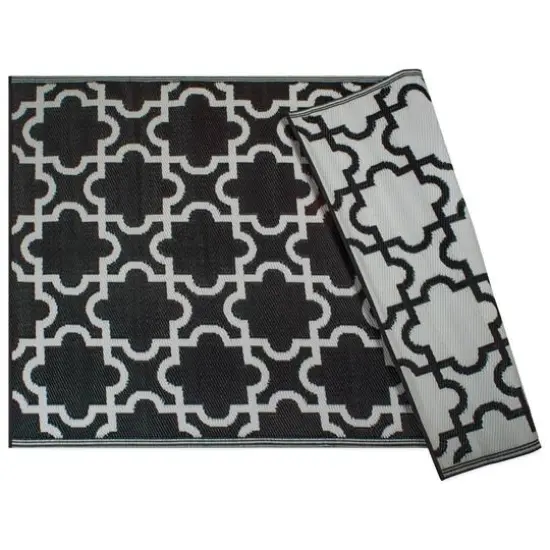 DII&reg; Black Lattice Outdoor Rug, 4ft. x 6ft. {1}