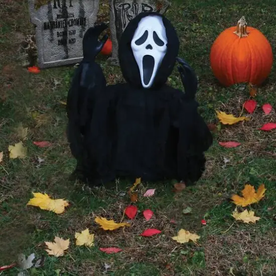 Fun World&reg; Ghost Face&reg; Grave Breaker&trade; {3}