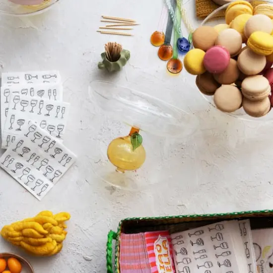 Hello Honey&reg; 7.75" Citrus Charm Glass Food Pedestal {3}