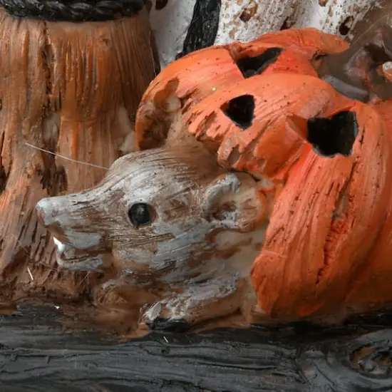 18" Witch Holding Broom Tabletop D&eacute;cor {5}