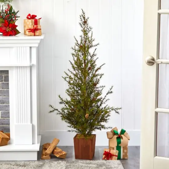 4ft. Unlit Alpine Natural Look Artificial Christmas Tree {4}