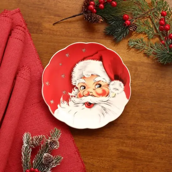 Christmas Vintage Scalloped Plates Set {8}