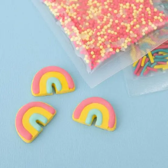 Sweetshop&trade; Rainbow Decorating Kit {4}