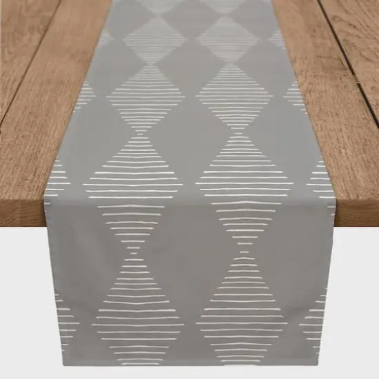 Line Diamonds Indoor/Outdoor Table Runner Gray {3}