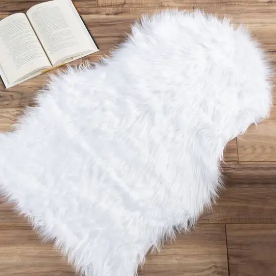 Hastings Home Faux Sheepskin Fur Rug, 2ft. x 3ft. White {4}