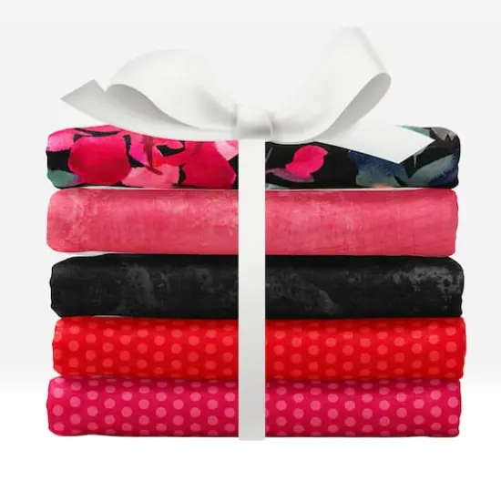 SINGER Rockin Roses Cotton Fabric Fat Quarters {1}