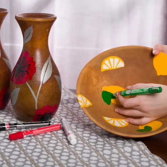 Testors&reg; Glossy Chisel Tip Enamel Marker Black {4}