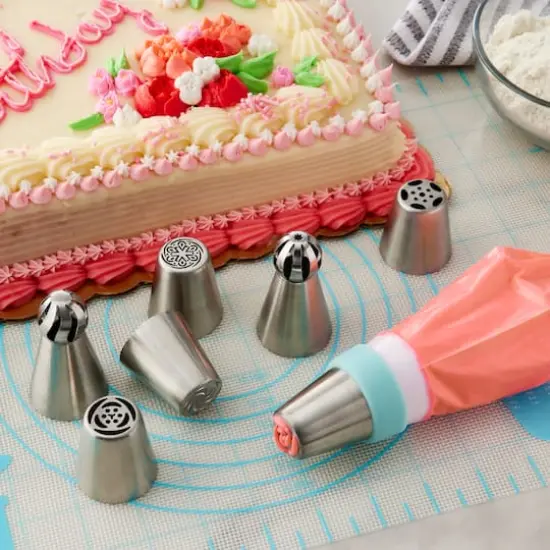 Floral Decorating Tip Set by Celebrate It&reg; {3}