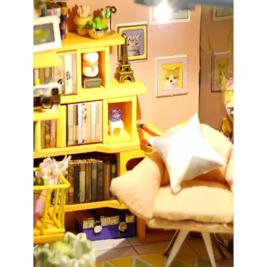 Rolife&reg; Dora's Loft DIY Miniature House Kit {4}