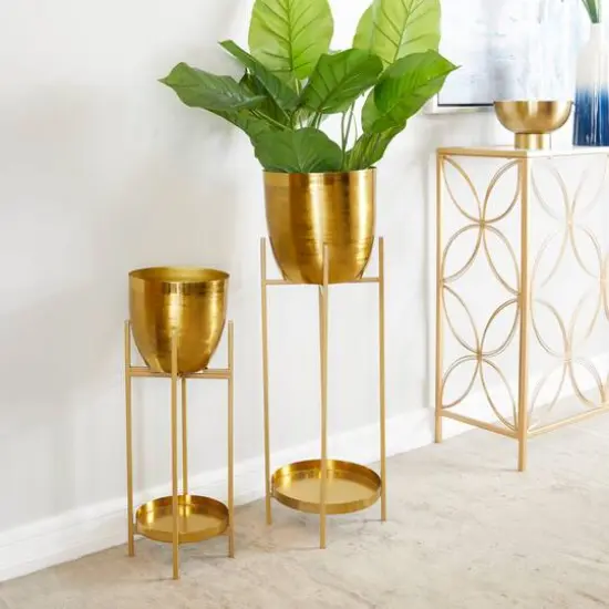 CosmoLiving by Cosmopolitan Gold Metal Planter with Removable Stand Set {9}