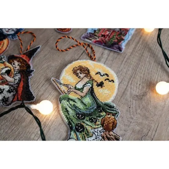 Letistitch Halloween Toys Plastic Canvas Counted Cross Stitch Kit {3}