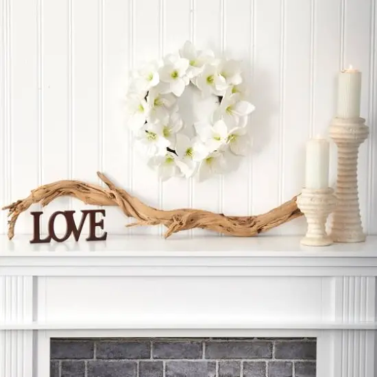 18'' White Amaryllis Wreath {4}