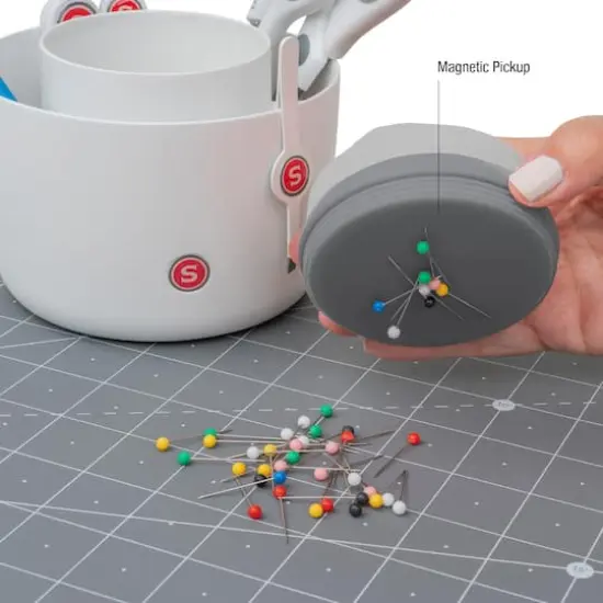 SINGER&reg; Pin & Sewing Tool Craft Organizer Caddy {6}